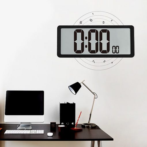 Horloge murale digitale à led dans un bureau