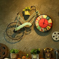 Horloge murale originale au style vintage et rétro et en forme de vélo